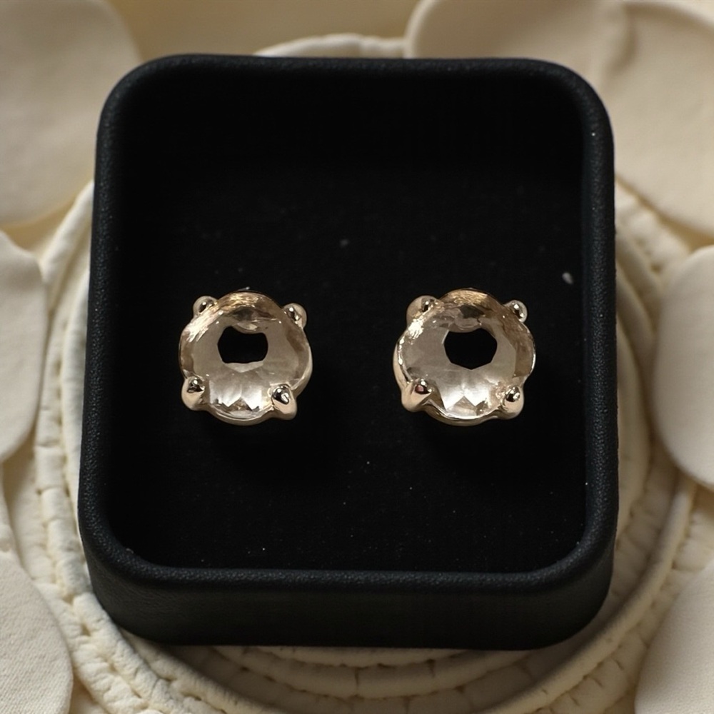 Elegant Gold Stud Earrings